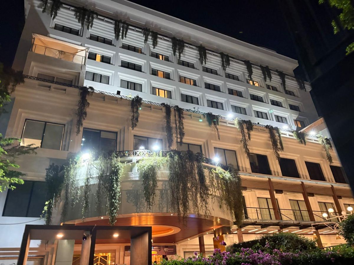 Hotel Kanha Shyam Prayagraj